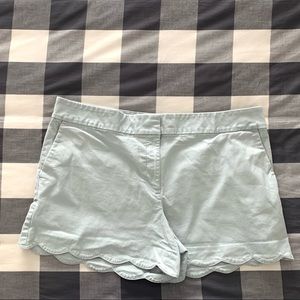 Loft Riviera Scalloped Edge Short EUC